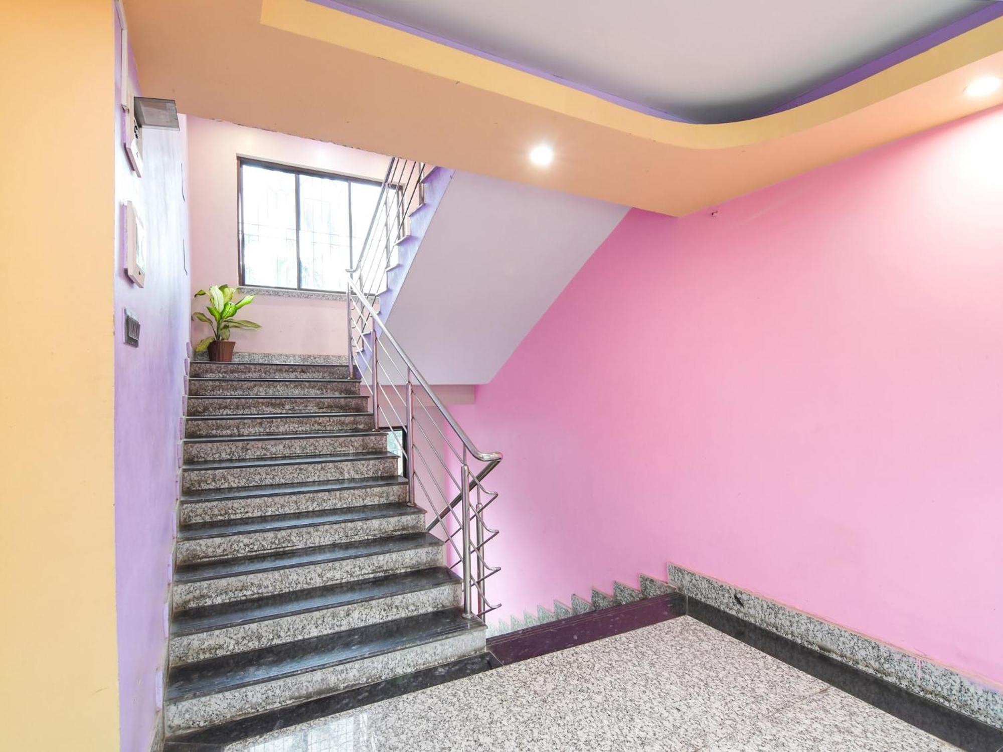 Oyo Flagship Hotel Red Velvet Hugli-Chinsurah Exteriér fotografie